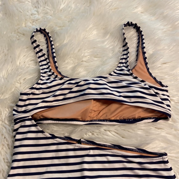 RE-IMAGINE By J.Crew Swimsuit size 12 never been worn excellent condition - Picture 13 of 13
